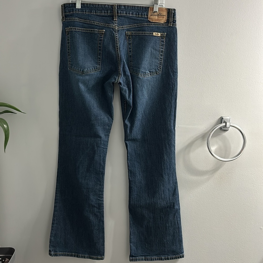 Y2K Levi low rise boot cut jeans - Picture 3 of 6